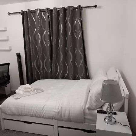 Garswood Road House مانشستر