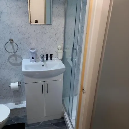 Δωμάτια σε οικογενειακή κατοικία Garswood Road House *