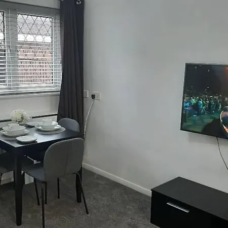 Entire Rental, Easy Reach To Etihad Stadium *