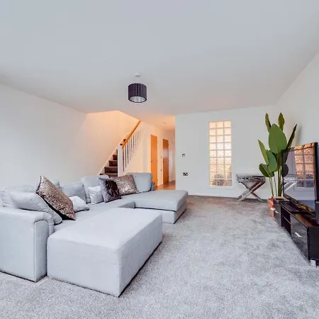 בית נופש Pass The Keys Spacious And Modern Property With Parking And Garden *
