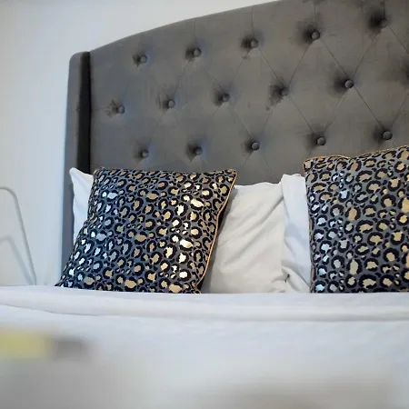 Pass The Keys Spacious And Modern Property With Parking And Garden * Μάντσεστερ