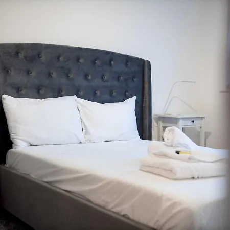 בית נופש Pass The Keys Spacious And Modern Property With Parking And Garden מנצ'סטר