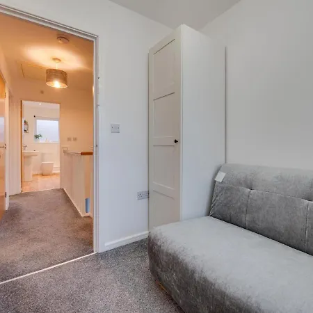 Σπίτι διακοπών Pass The Keys Spacious And Modern Property With Parking And Garden