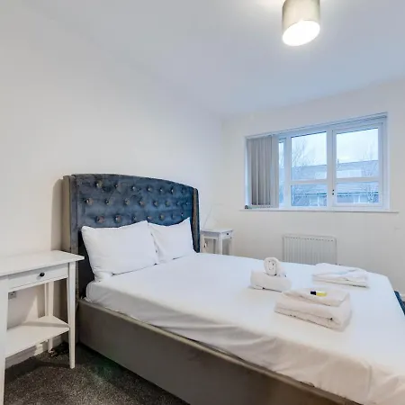 Σπίτι διακοπών Pass The Keys Spacious And Modern Property With Parking And Garden