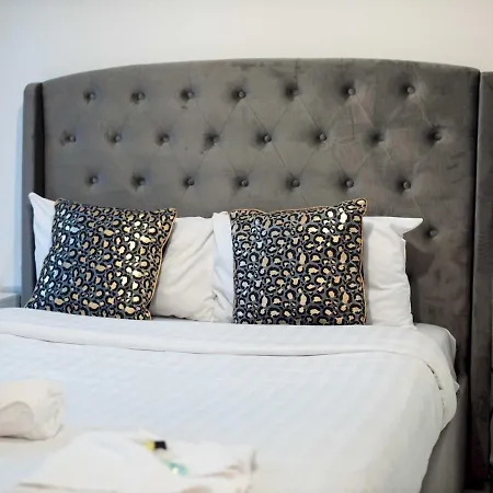 בית נופש Pass The Keys Spacious And Modern Property With Parking And Garden *