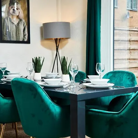 The Emerald House Of - Garden - Parking 아파트 맨체스터
