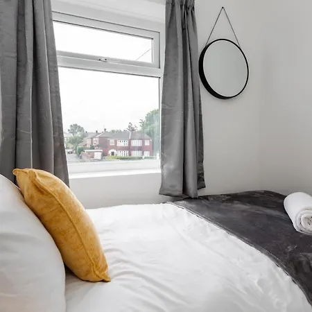 Дом отдыха 1 Mile To Etihad Stadium & Coop Arena, Free Parking, 7 Ppl