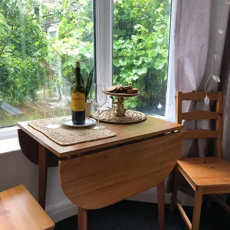 Apartment Private Studio Flat Great Location In *