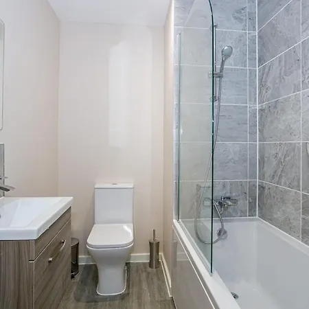 Modern 1 Bed Lejlighed *