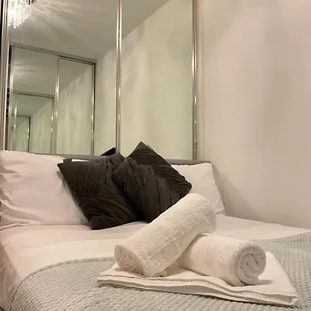Wharf Premier - Free Private Parking Apartament