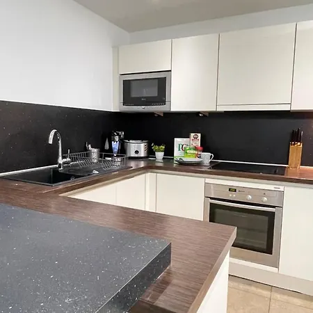 Wharf Premier - Free Private Parking Apartment *