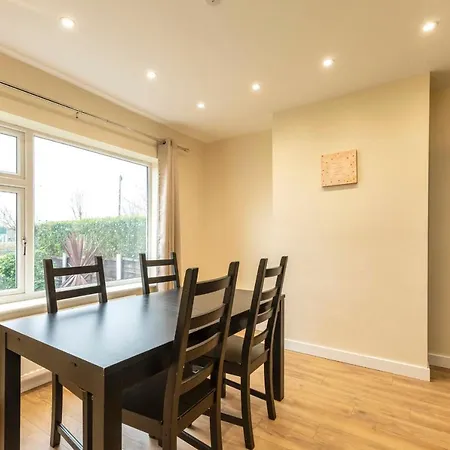 Feriehus Guestready - Modern 2br In Salford *