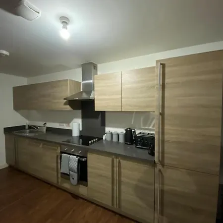 Apartment 3 Bed Central *free Parking On Site* *