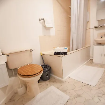 Apartment Entire In Th Heart Of Manchester, M15