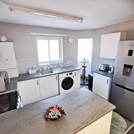 Apartment Entire In Th Heart Of Manchester, M15
