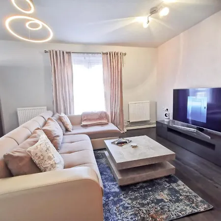 Entire In Th Heart Of Manchester, M15 Apartment
