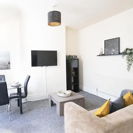 Apartment Rutland House 10 Mins From City Ctr 4-bedroom House