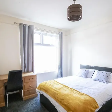 Rutland House 10 Mins From City Ctr 4-bedroom House * Manchester