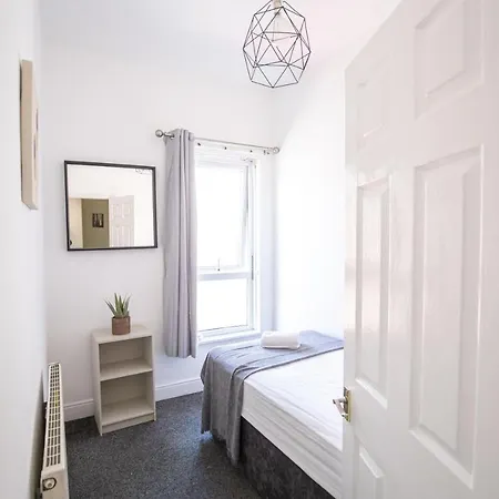 Rutland House 10 Mins From City Ctr 4-bedroom House Apartment Manchester