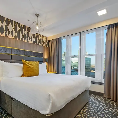 Roomzzz Victoria 4* Mánchester