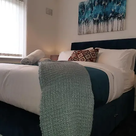 Cheerful 3 Bedroom House With Spacious Garden Holiday home