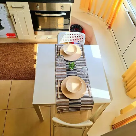 Full Flat-g Floor-private Kitchen/bathroom-parking *