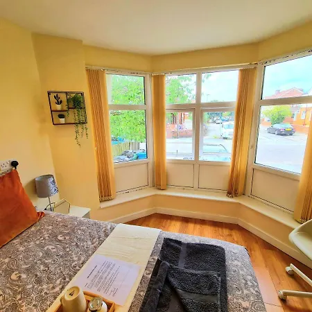 Full Flat-g Floor-private Kitchen/bathroom-parking *