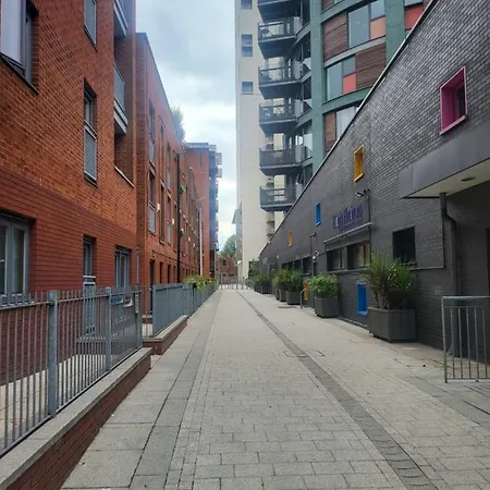 Living 2 Bedroom 2 Bathroom In Deansgate M1 *