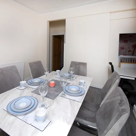 Apartment Crystal House 10min To Centre Ideal For Work And Leisure *