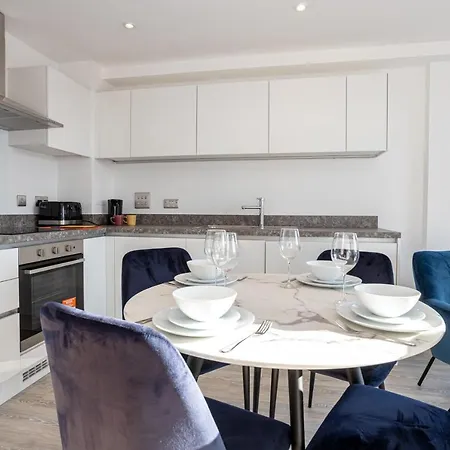 Lovely 1 Bedroom Apartment In Salford Manchester Apartment