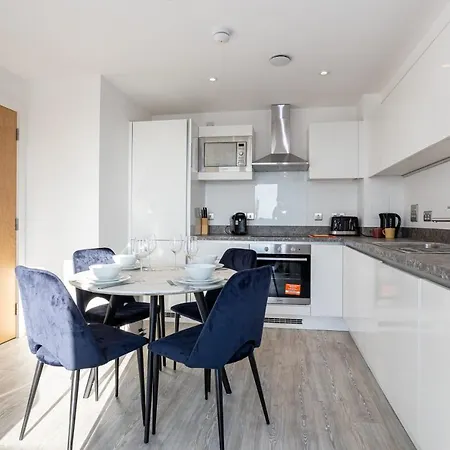 Lovely 1 Bedroom Apartment In Salford Manchester Apartment *