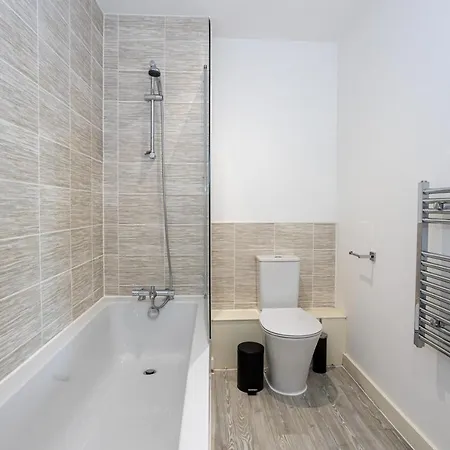 Lovely 1 Bedroom Apartment In Salford Manchester Apartment