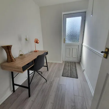Bv Luxury Spacious 3 Bedroom House At Isaac Close Semesterbostad