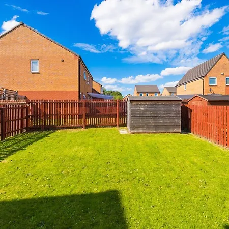 5 Bedroom House Hosted By Mcr Dens * Manchester