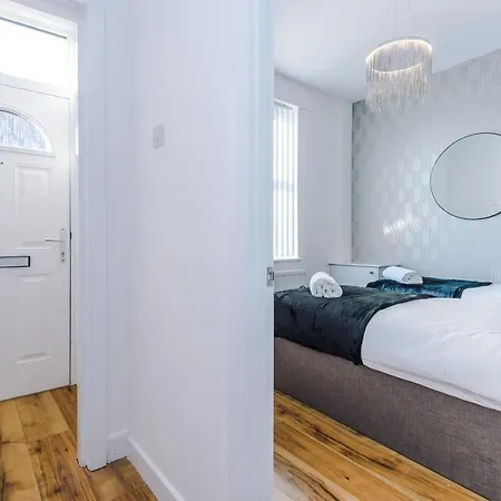بيت للعطل 3 Bedroom House Hosted By Mcr Dens