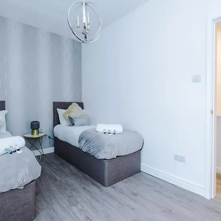 بيت للعطل 3 Bedroom House Hosted By Mcr Dens