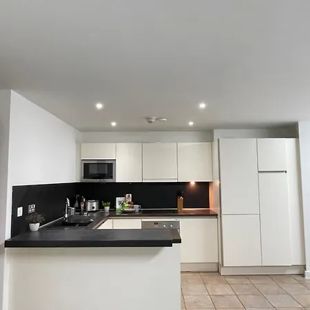 Wharf Premier - Free Private Parking Apartment Manchester