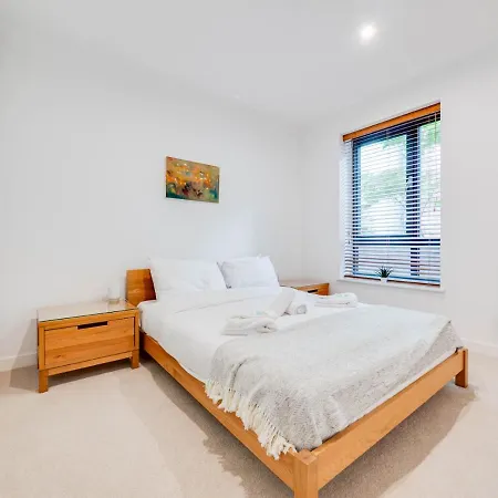 Pass The Keys Modern 1 Bedroom In Central *