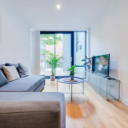 Pass The Keys Modern 1 Bedroom In Central Апартаменты