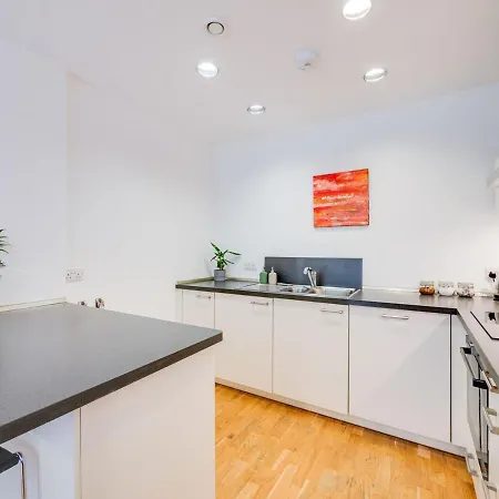 Pass The Keys Modern 1 Bedroom In Central Apartment *