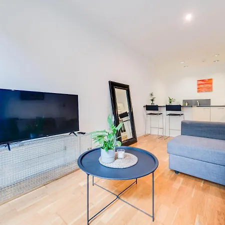 Pass The Keys Modern 1 Bedroom In Central
