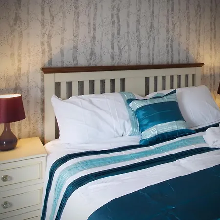 Crystal House 10min To Centre Ideal For Work And Leisure דירה