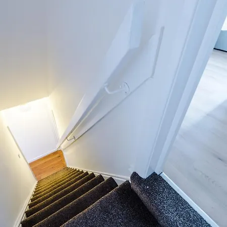 Monthly Offer - Families Or Contractor - 8 Guests By Nyos Properties Manchester
