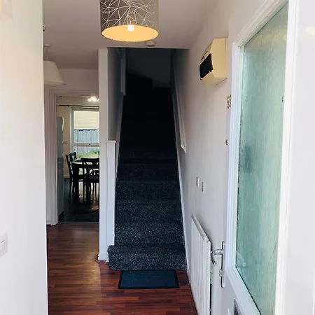 別荘 4 Bedroom House Near Centre
