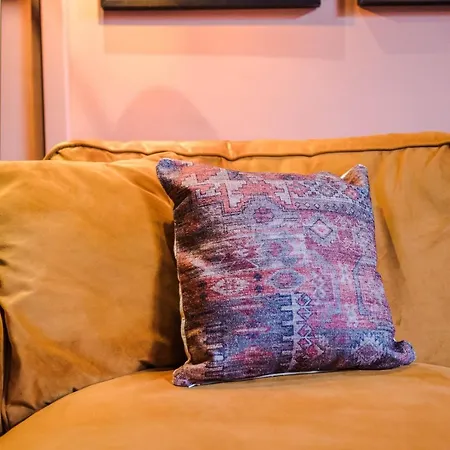Four Bedroom Urban Hosted By Mcr Dens