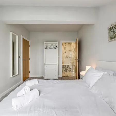 公寓 Large 2 Bed 2 Bath *