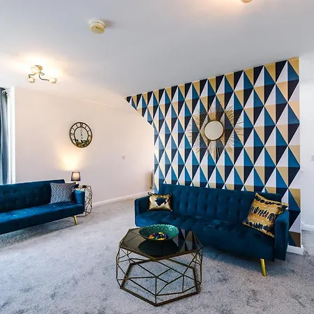 3 Bedroom Hosted By Mcr Dens Holiday home