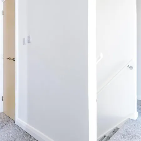 3 Bedroom Hosted By Mcr Dens