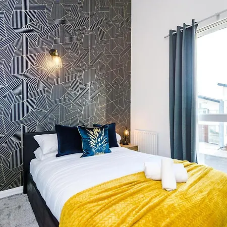 3 Bedroom Hosted By Mcr Dens * Manchester