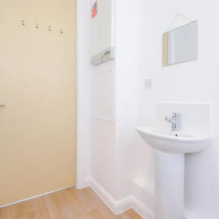 Holiday home 3 Bedroom Hosted By Mcr Dens Manchester